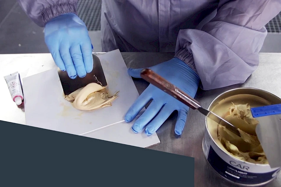 video coche masilla aplicar 